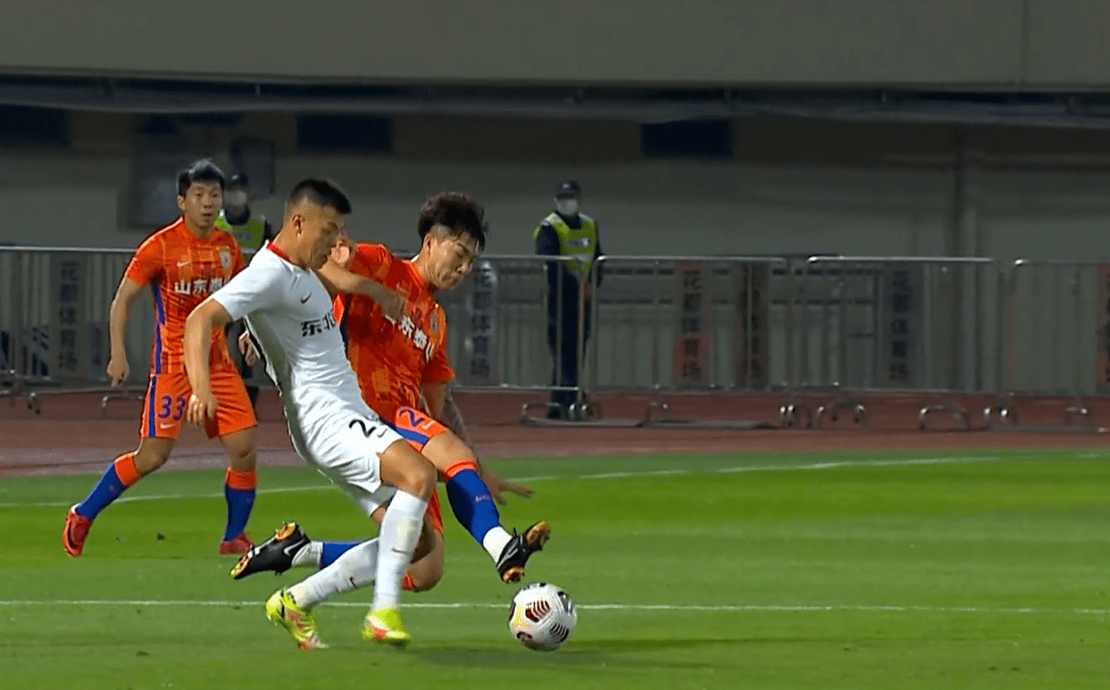 上半場(chǎng)|2-1，0-0！泰山91分鐘絕殺亞泰，領(lǐng)先海港達(dá)到10分