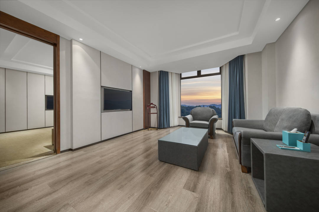 周年庆丨西江足迹此间见过你藤县开元颐居酒店邀您共赴品质焕新之旅