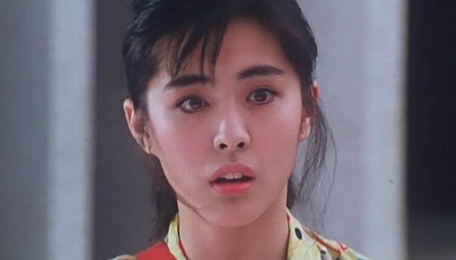 因为|对很多小伙子来说她就是得不到的白月光，王祖贤当年有多火？