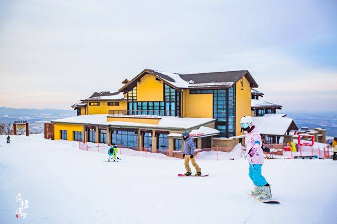  原创 吉林万科松花湖度假区，冬季一派雪国风物，是度假玩雪的好去处