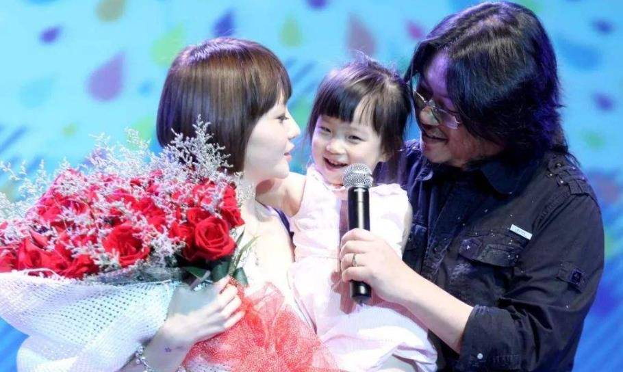 高晓松对大学生沈欢一见钟情,见面第三次后,高晓松向沈欢求婚_阿朵