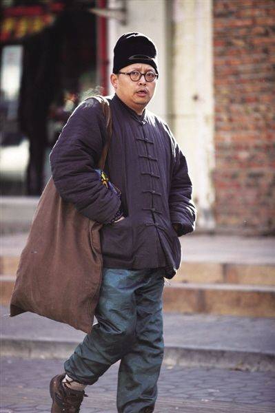 原创一集电视剧十几万却不买房不买车常年租房打的史航到底图啥