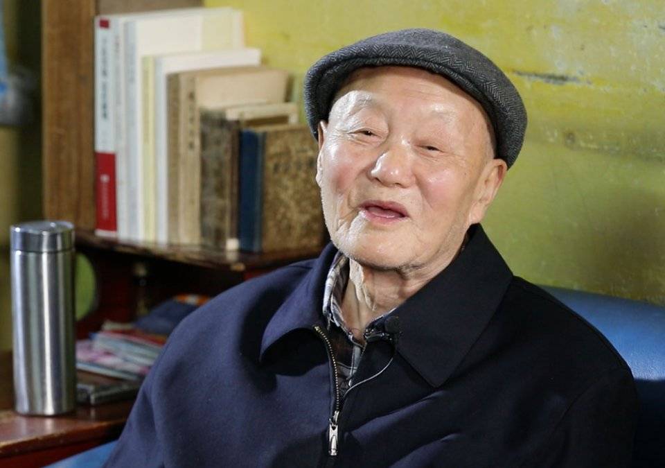 张富清:95岁获共和国勋章,比肩袁隆平钟南山,他凭什么获此殊荣_生活_人民_战友
