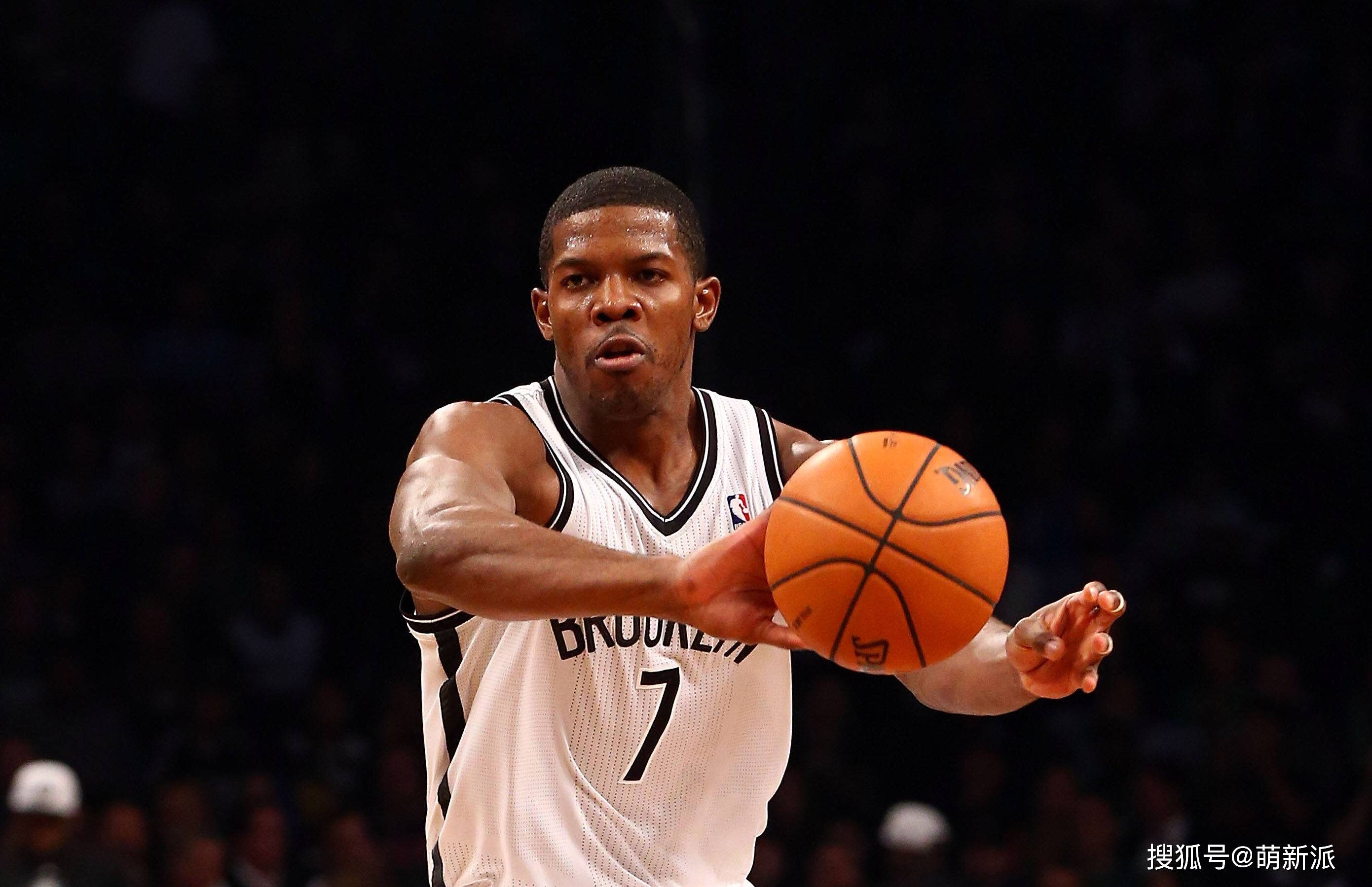 原创官宣老鹰队10天合同签下史蒂芬森和希尔凯尔特人和乔约翰逊签下10