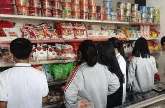 活动|又一童年回忆消失了,中小学不再提供这项服务,家长直言早该如此