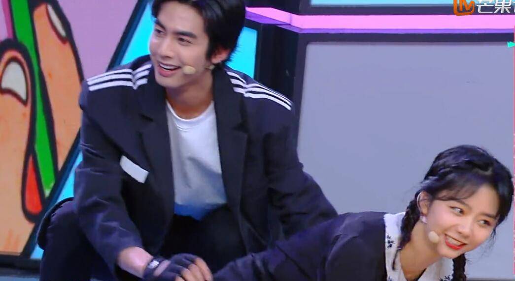 兄弟|任嘉伦把谭松韵亲手推给她下一任“老公”宋威龙 无奈今夏拒绝了