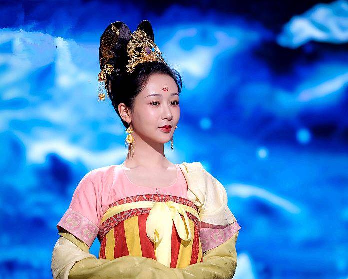 发髻求求古装剧造型师们别再偷懒了，古风真不是披头散发扎个鬏啊