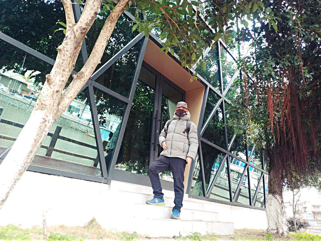 天气 降温了，我得穿这款保暖舒适的黑冰T1203羽绒服