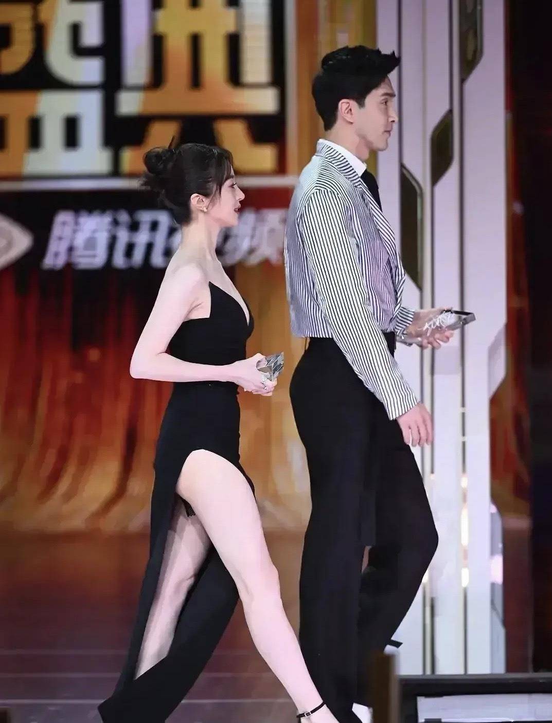 身材 气质对女明星有多重要？胡冰卿裙衩全场最高，却被宋佳比下去了