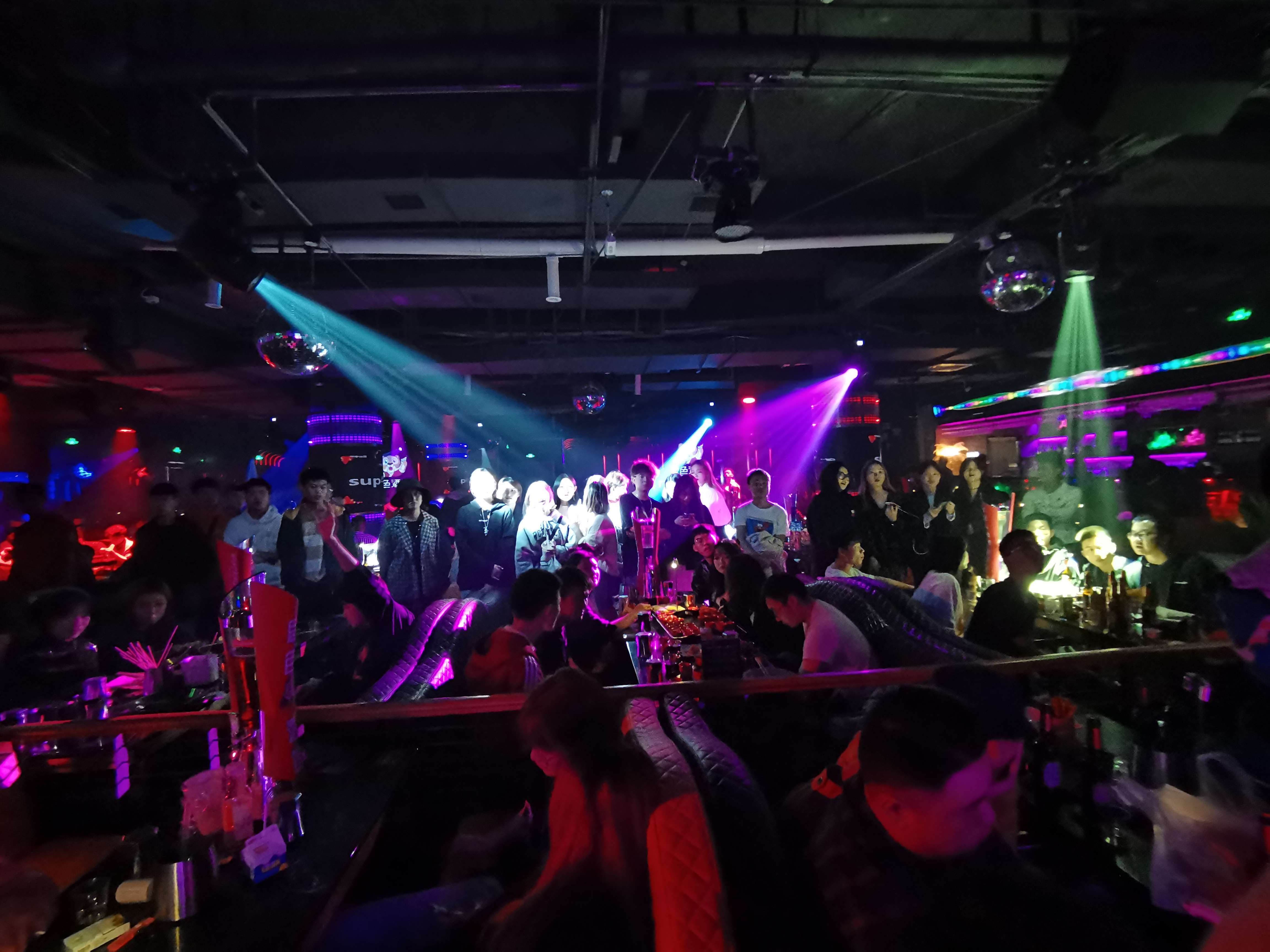 辰色酒馆一站式夜生活全新的代名词