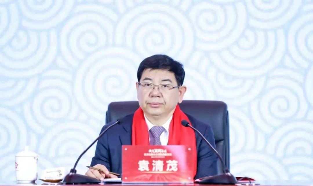 10天前,汾酒迎来了新掌门——袁清茂上任汾酒党委书记,董事长;10天后