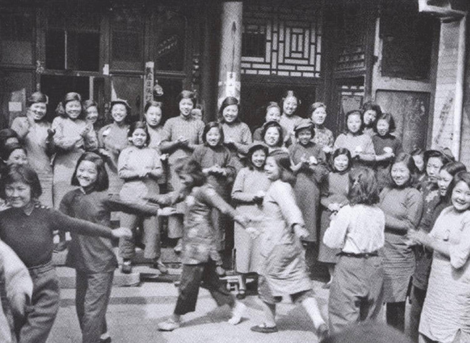 1949年北京娼妓改造史:一夜封闭妓院224家,百姓感叹:世道变了_妓女_老鸨_地位