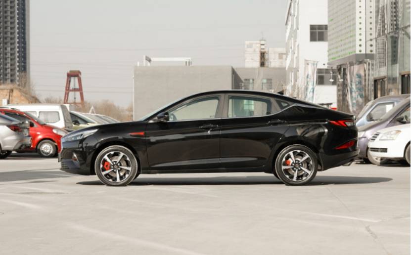 家用轿车也能很浪漫思皓乘用车a5用心诠释买车新选择