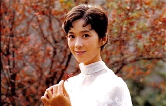 电影|1986年龚雪因“流氓案”赴美，如今丈夫成高管，女儿名校毕业