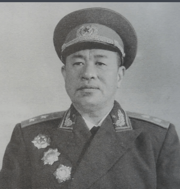 津市的国民党正规军都跑了,留下地方部队一个团,当替死鬼.