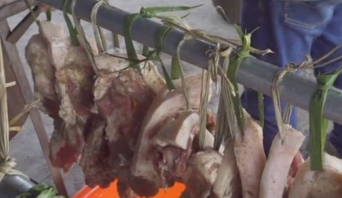 的表面|冬季腌腊肉别傻傻只会放盐!用上这3个小窍门!腊肉鲜香能放一年