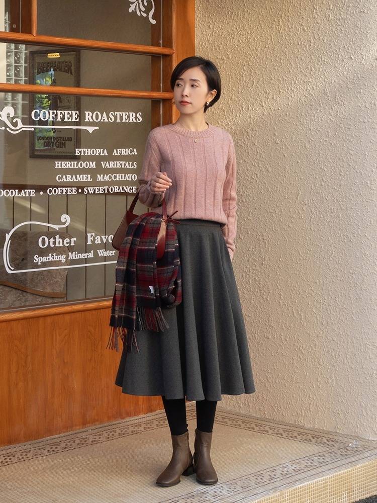 下半身 “毛衣”这样穿才叫高级时髦,简约利落又有气质,普通人也能驾驭