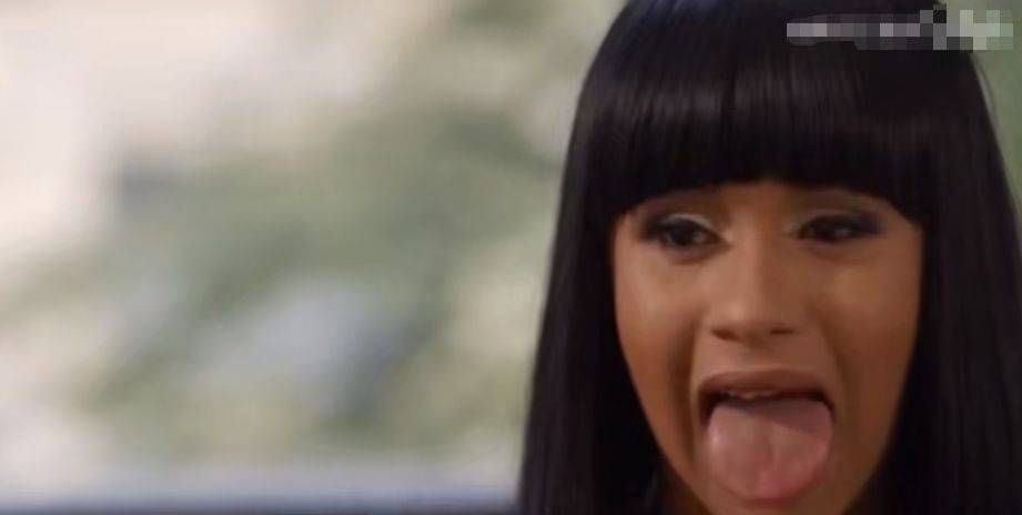 因为|世人觉得她好“婊”，但我好爱