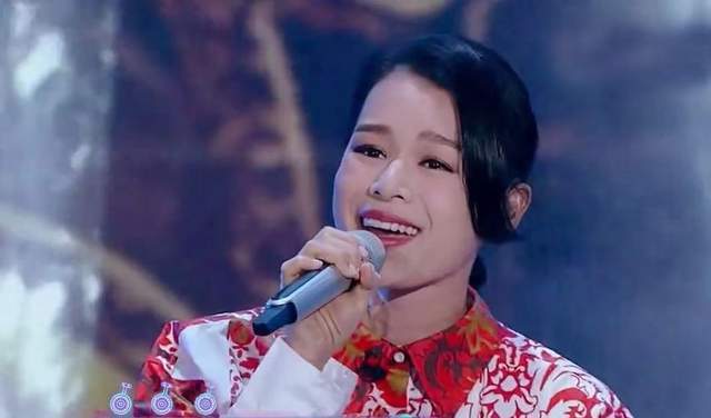 演技|从“胖妹”到性感辣妈，出道22年，胡杏儿变的可不止颜值