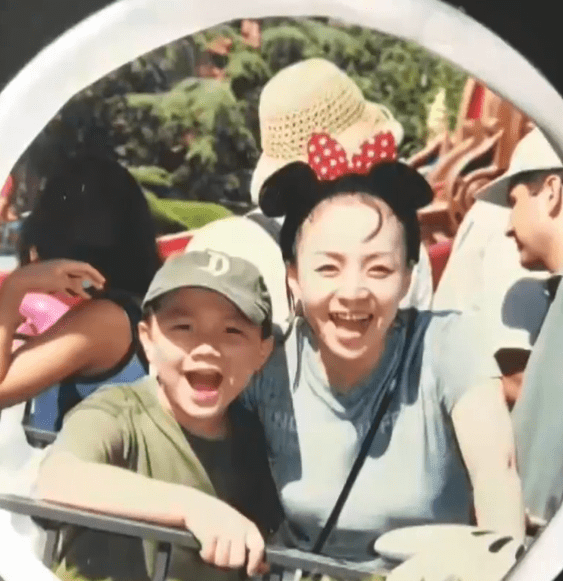 原创巴图不被亲生父亲认可和母亲相依为命如今为母亲遮风挡雨