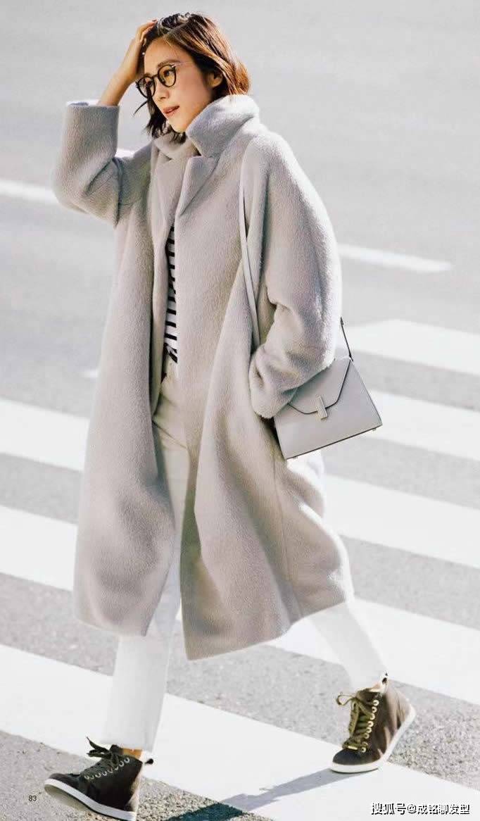 冬日 冬日必备的“白色”穿搭，简约干净不失质感，清新时尚又有高级感