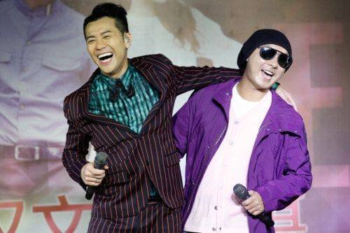 50岁新人梁汉文凭借七友一夜爆火为妻子放弃生儿育女