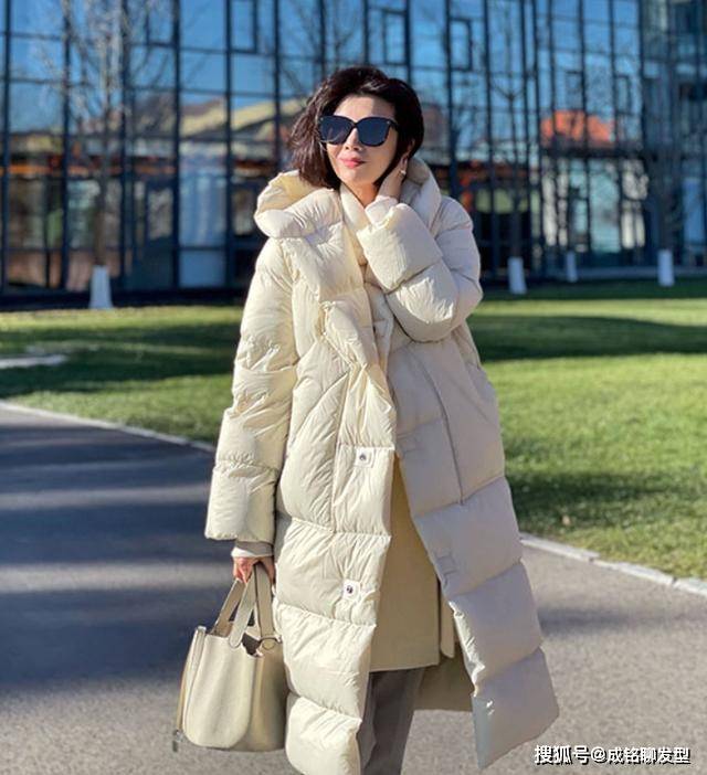 冬日 冬日必备的“白色”穿搭，简约干净不失质感，清新时尚又有高级感