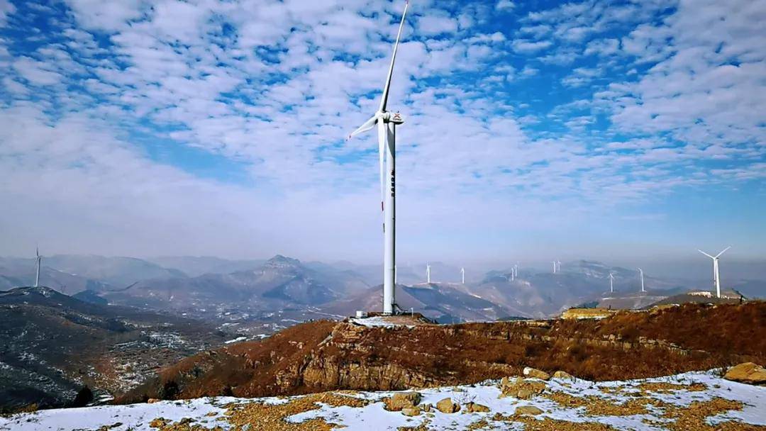无门票章丘安子峪风车天路山巅轻度越野风景很不错