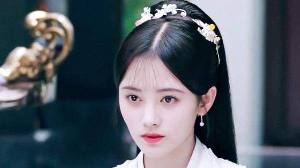 女神刘海对女星颜值影响堪比“换脸”：有人瞬间变老，有人直接认不出