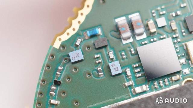 采用美信光学传感器，豪鹏科技电池，GARMIN佳明VENU2手表拆解报告