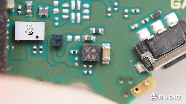 采用美信光学传感器，豪鹏科技电池，GARMIN佳明VENU2手表拆解报告