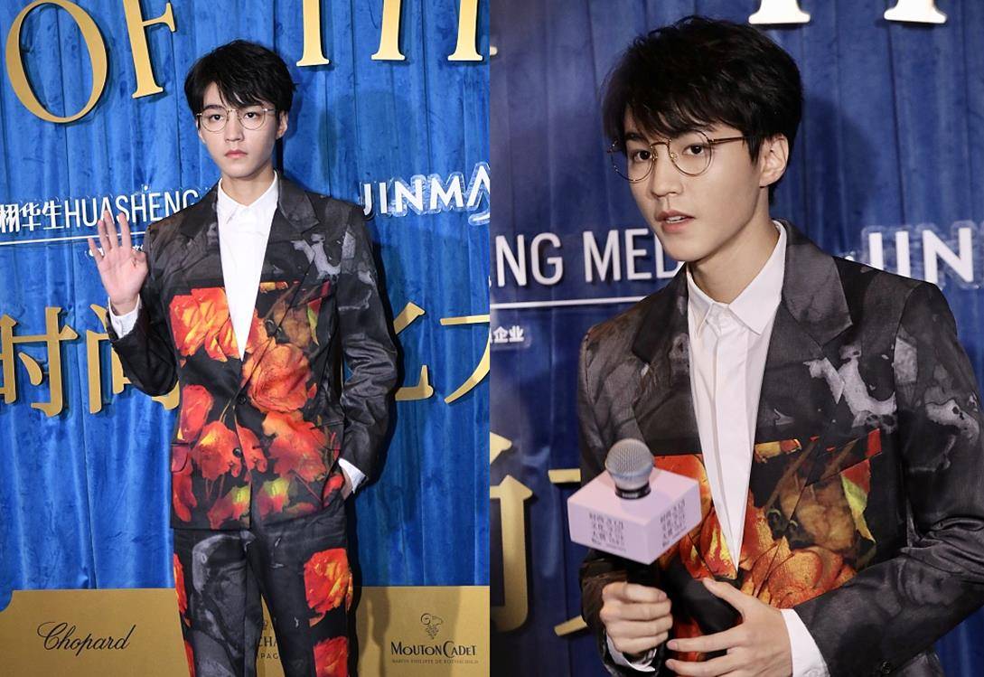 套装 王俊凯成长了不少,虽然穿白色套装还带着少年样,但一点不稚嫩了