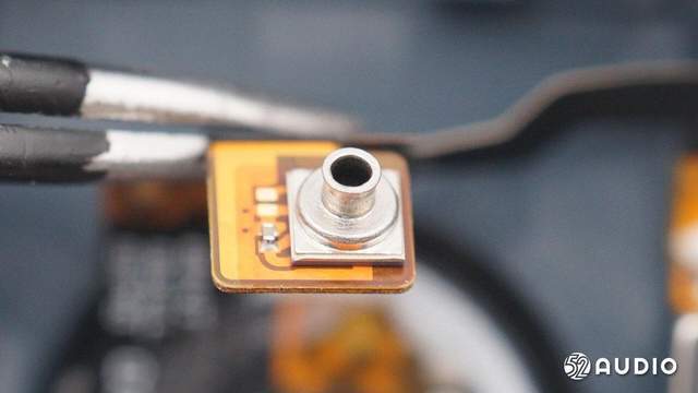 采用美信光学传感器，豪鹏科技电池，GARMIN佳明VENU2手表拆解报告