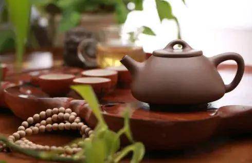 人体喝茶的人，都更年轻，更冻龄！