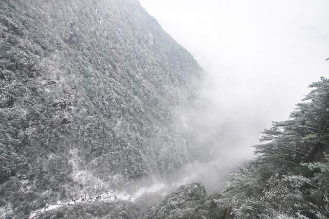 温泉之乡|元旦假期怎么过？一家人去明月山，滑雪泡汤还有雾凇美如仙境，离长沙仅3小时