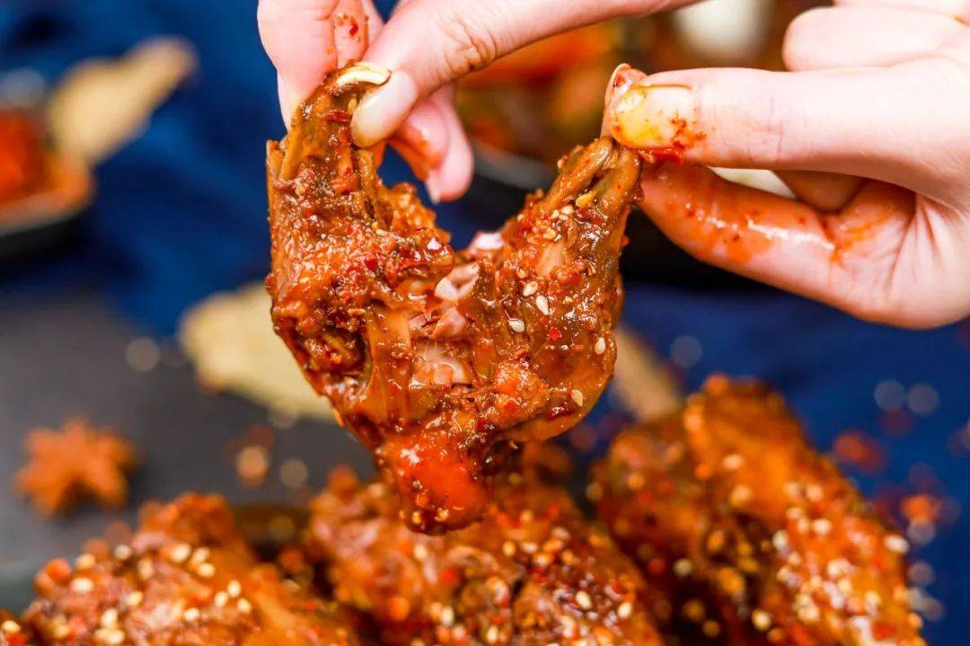 辣椒粉|几千万人对着它口水直流,新晋“街头地霸”脆皮五花肉我吃上了