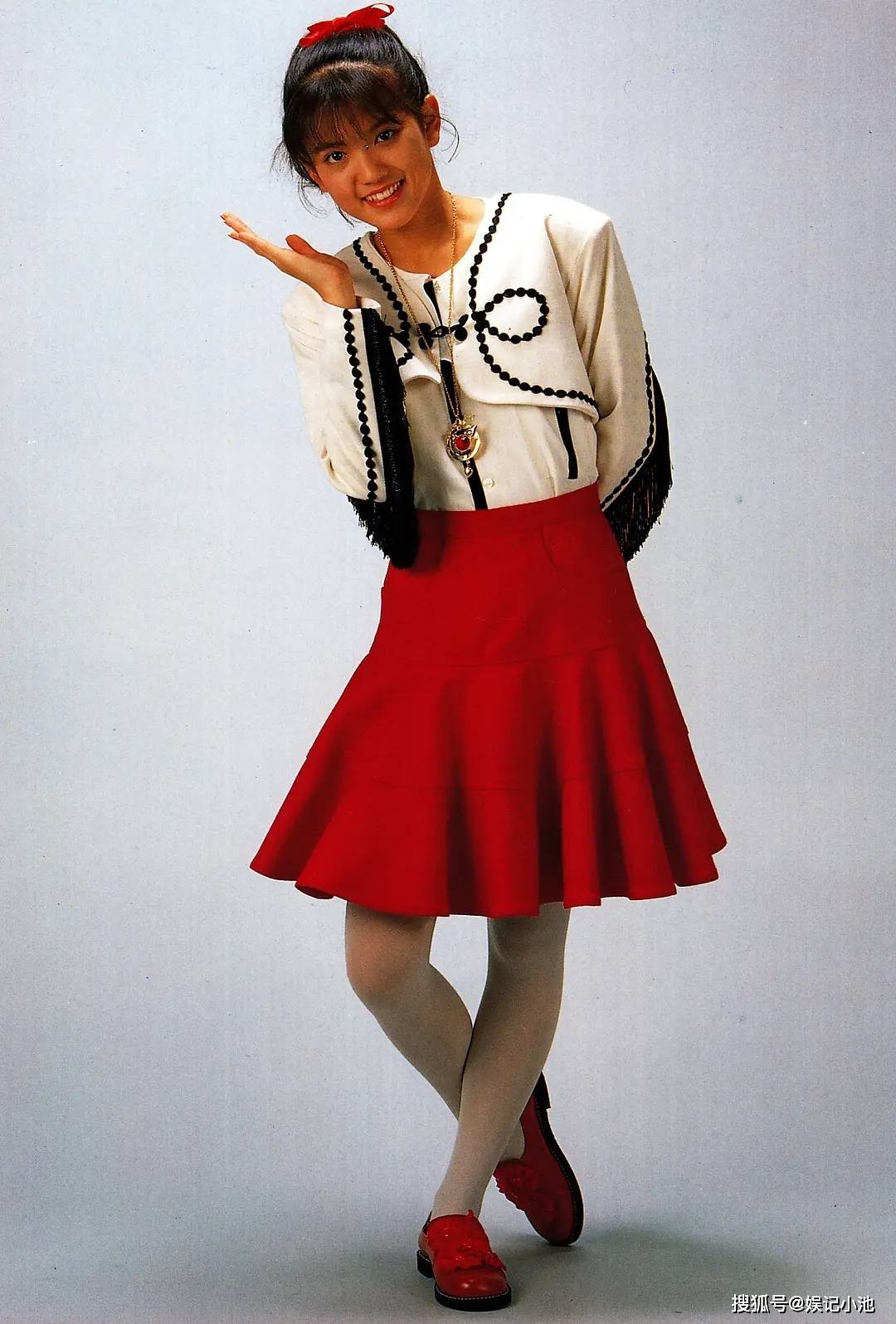 16岁爆红17岁退圈，24岁沦落到大尺度电影，小泽夏木经历了什么？_演艺圈_偶像_少女