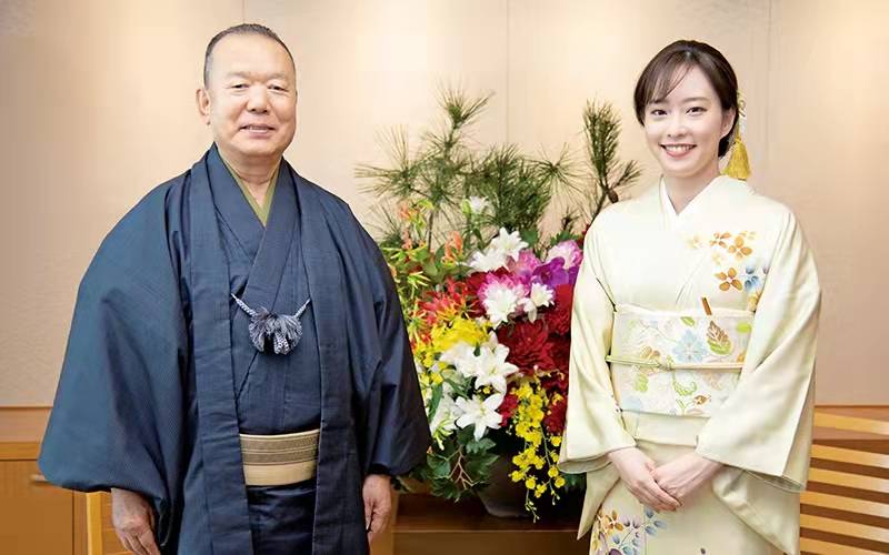 东京|石川佳纯穿和服亮相，美艳不可方物！29岁日本女队长，有着东方女性的柔美