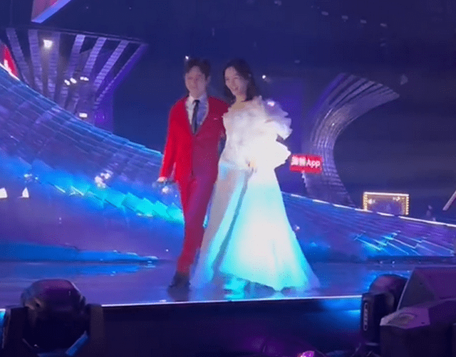 零点|那些藏在跨年夜中的感人时刻！何炅穿过人群拥抱吴昕，整破防了