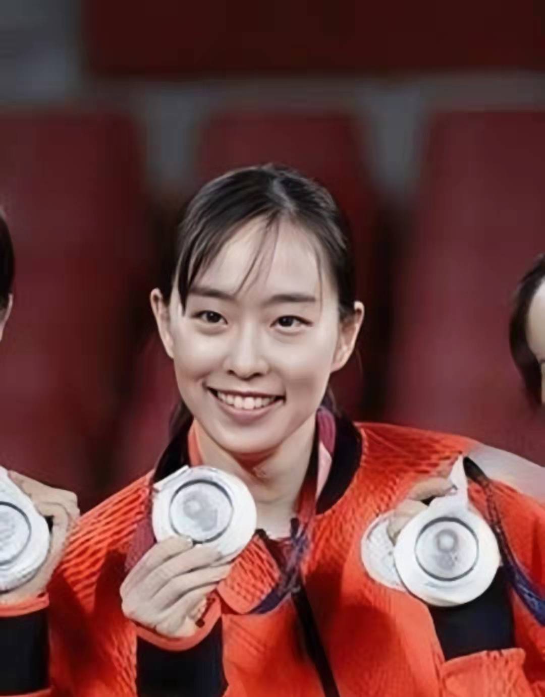 东京|石川佳纯穿和服亮相，美艳不可方物！29岁日本女队长，有着东方女性的柔美
