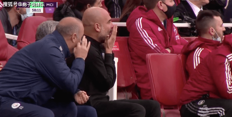 英超|2-1！补时逆转绝杀 英超15亿对决 2分钟内天堂到地狱：被判点球+空门打飞+红牌