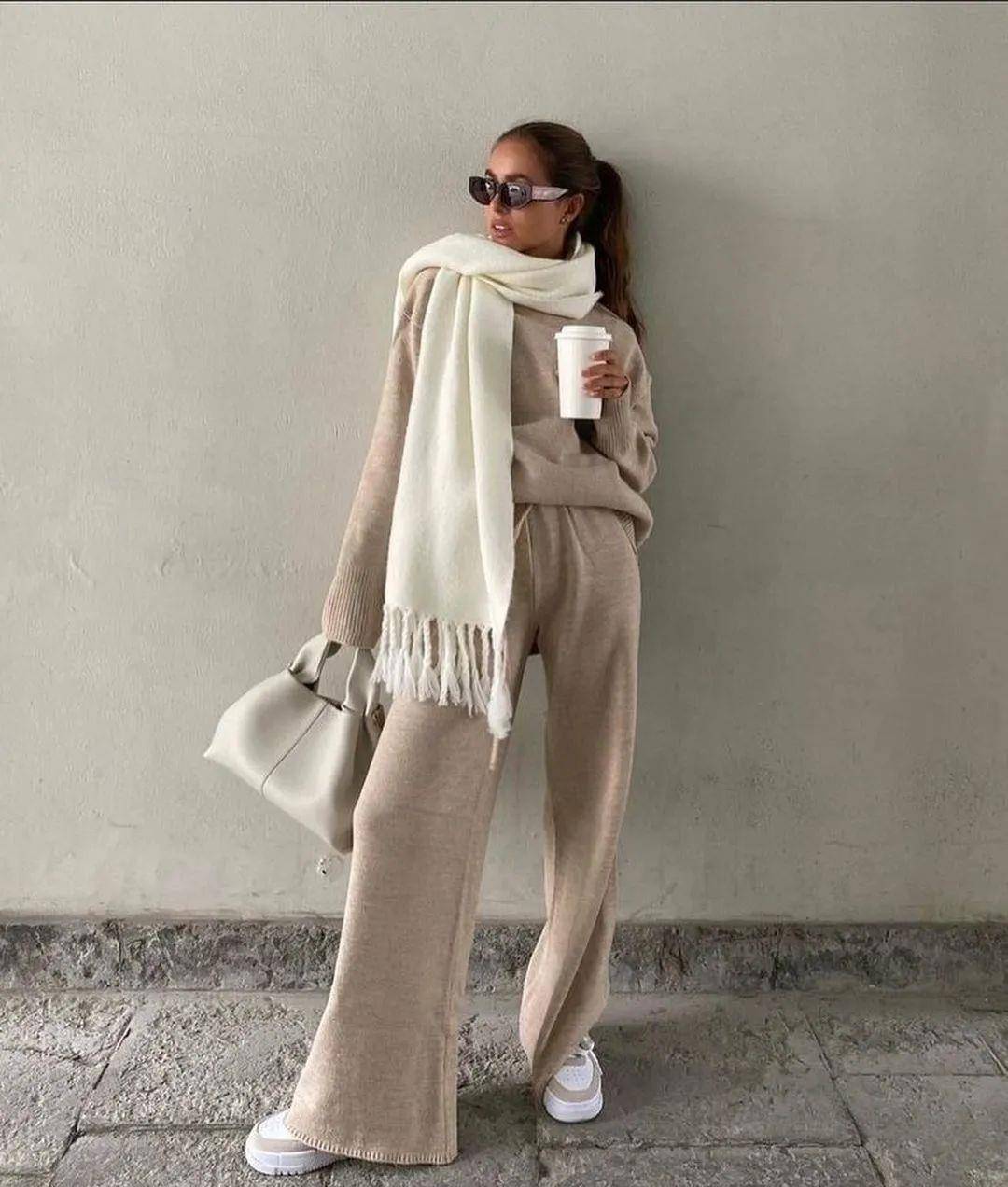 围巾|唐艺昕和张若昀的悲喜并不相通？马上新年，赶快与emo拜拜