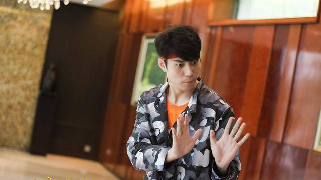 人间|国民初念王智下嫁普通青年艾伦，夫妻为钱所迫上演《人间.喜剧》