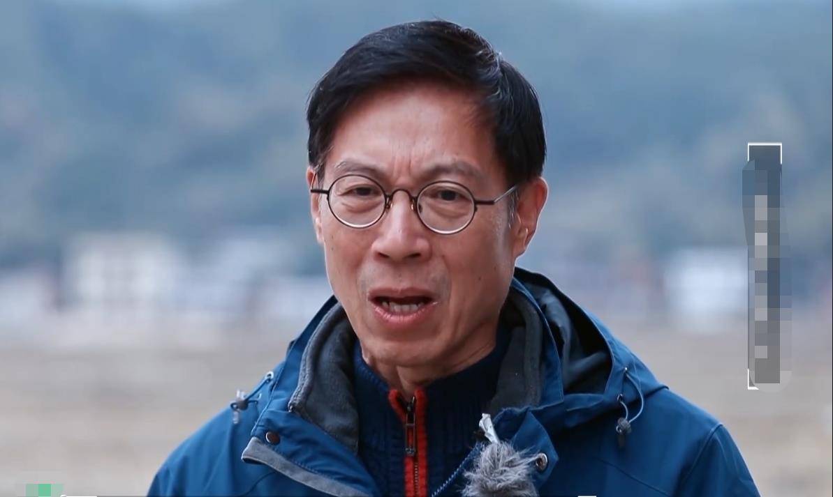 李兵罕|快本首位男主持李兵罕露面！头发乌黑有精神，曾在乡村做节目14年