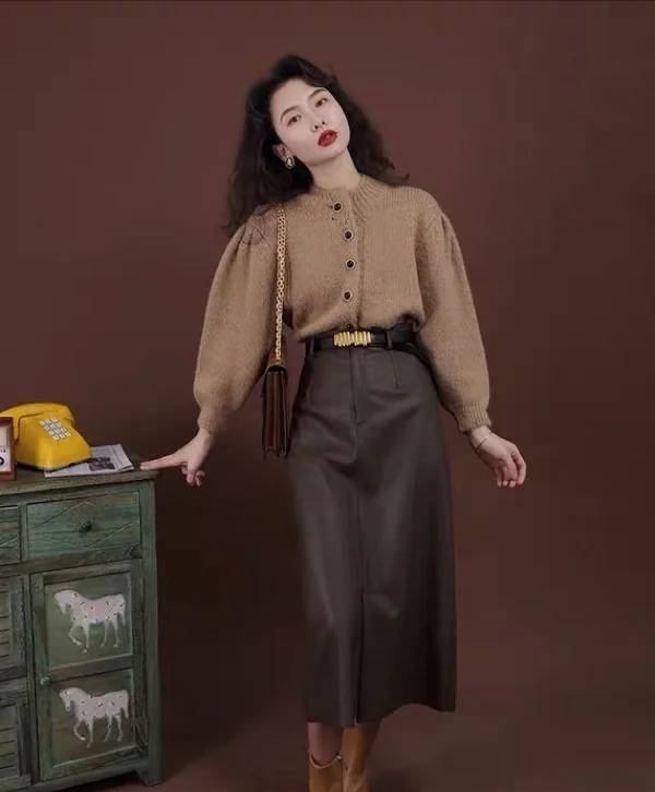 黑色 过年打造时尚穿搭,建议少穿“红一套”,这几种配色更吸睛