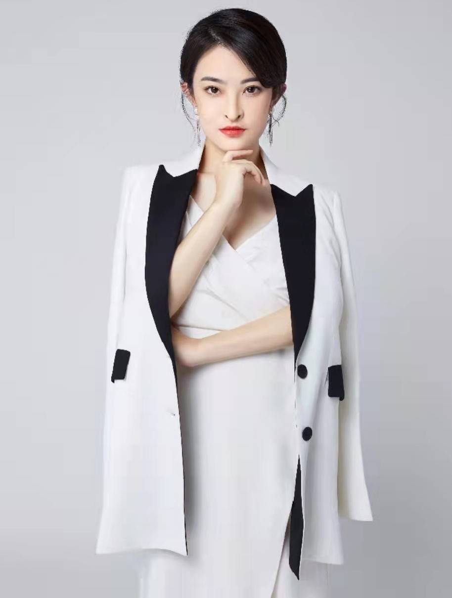 "李白""崔颢"与形象大使闫妍在黄鹤楼向全球"云"拜年_诗歌_武汉_中国