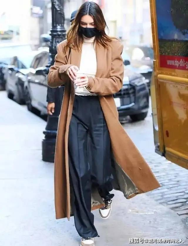 毛衣 冬天穿大衣,内搭很关键,这4种上身率极高,不臃肿还时髦