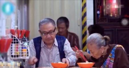 演技|港剧婆婆专业户超敬业，60岁才开始拍戏，日晒雨淋20年不嫌累