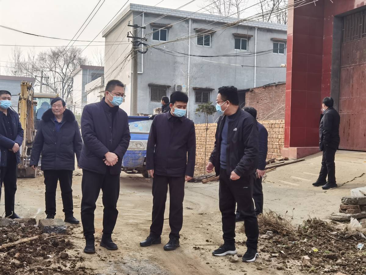 县委书记元旦佳节忙调研 整治环境迎新年