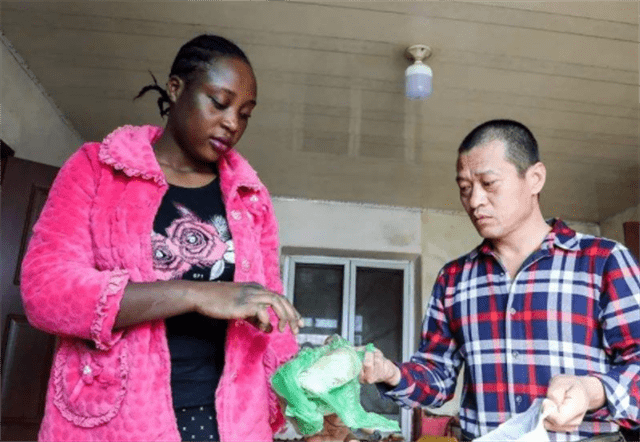 婆媳矛盾不断,儿子从小接受双语教育_桑德拉_邹迁顺_中国
